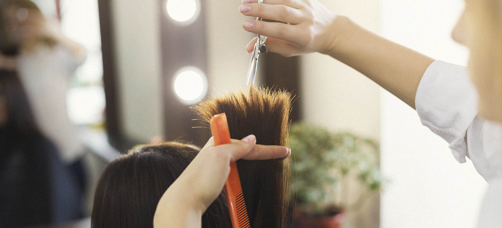 Những sai lầm khiến tóc bạn bị chẻ ngọn - Tuổi Trẻ Online